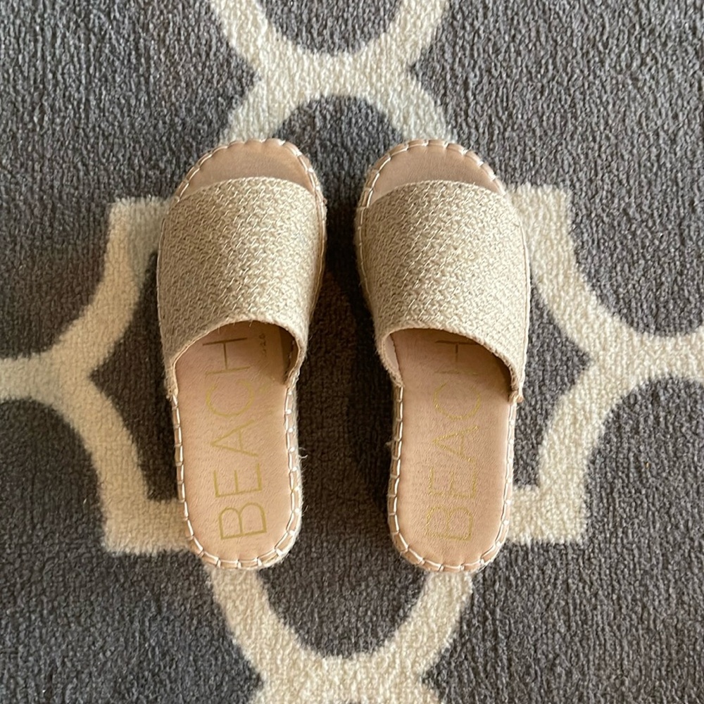 Woven style platform slides.